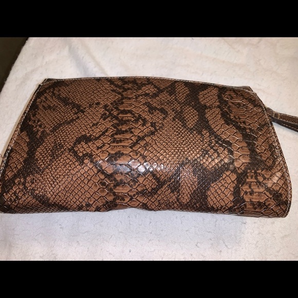 Brown oversized clutch - Picture 3 of 5